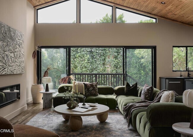 Building Photo - 12406 La Maida St