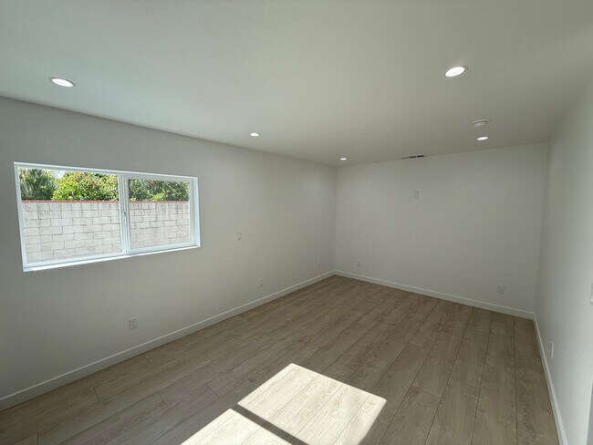 Building Photo - 16918 Bassett St