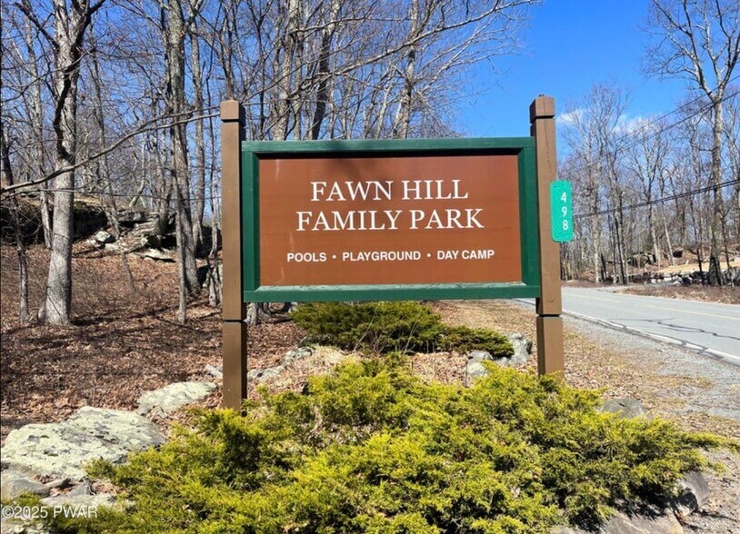 Building Photo - 811 Hickory Ct