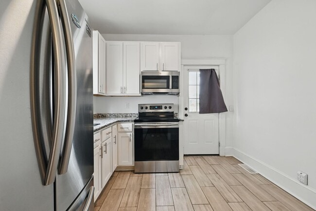 Building Photo - 4 Bedroom Highland Terrace Beauty