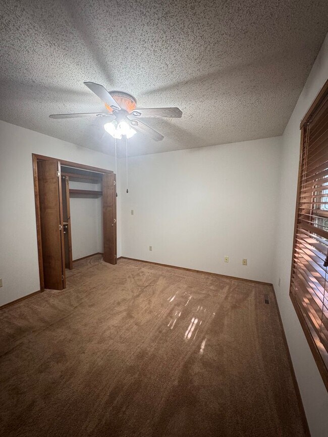 Building Photo - Spacious Home with large parklike yard