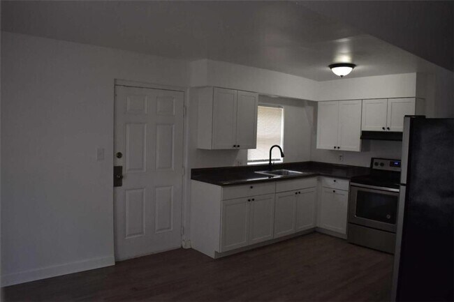 Building Photo - 1156 Triple Hill Dr