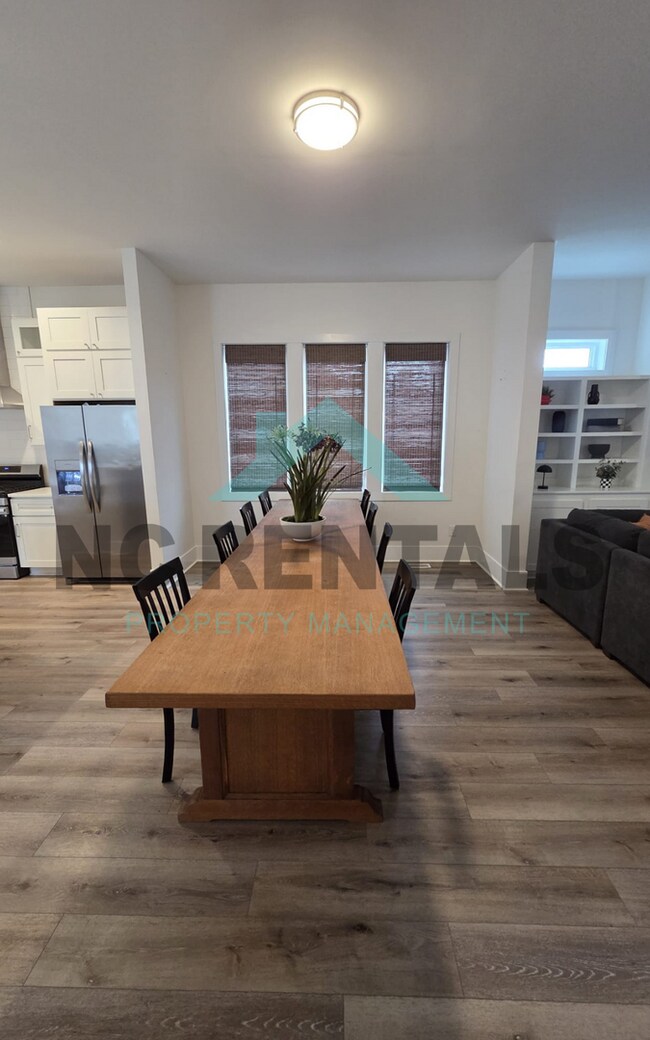 Building Photo - 1501 E Jones St