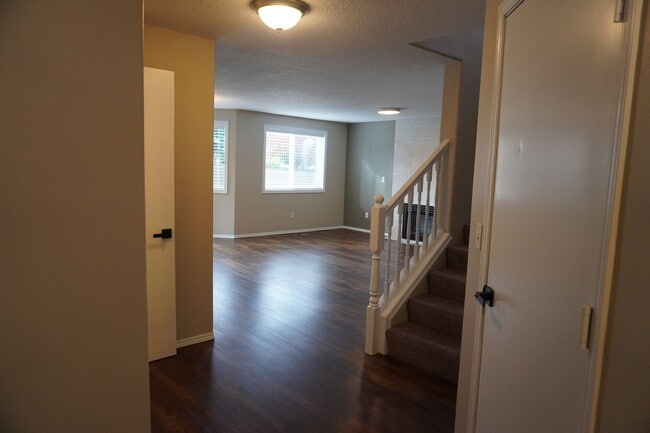 Building Photo - 16409 NE 31st St