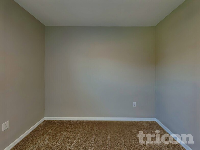 Building Photo - 252 Garnet Ave