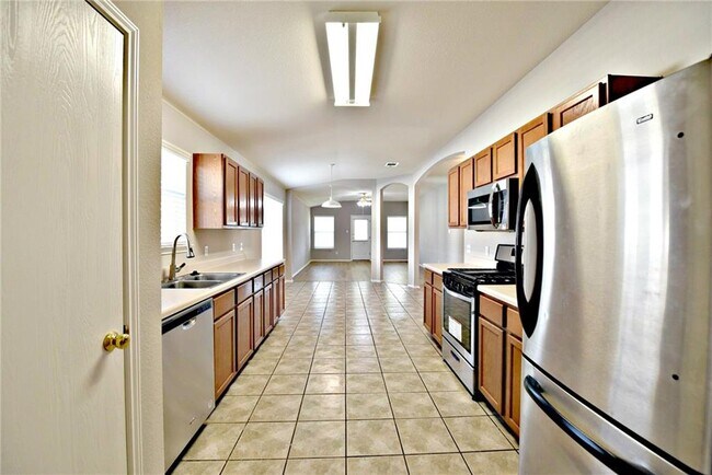 Building Photo - 510 Golden Gate Dr