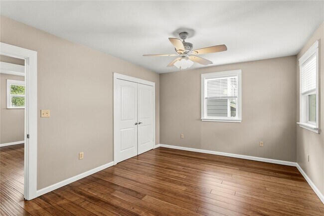 Building Photo - 18000 Lafayette Park Dr