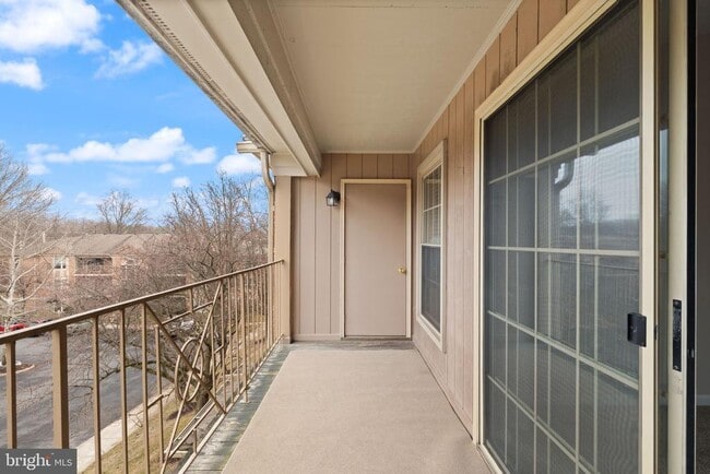 Building Photo - 3506 Back Pointe Ct