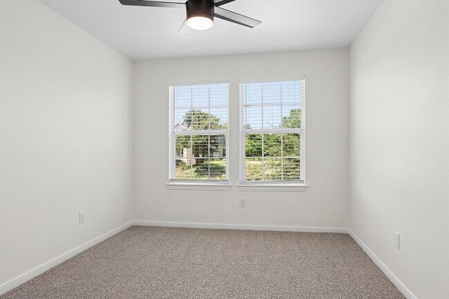 Building Photo - 1385 Red Stag Pl