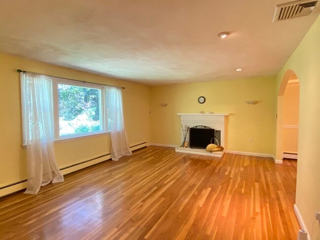 Building Photo - 13 Oxbow Rd