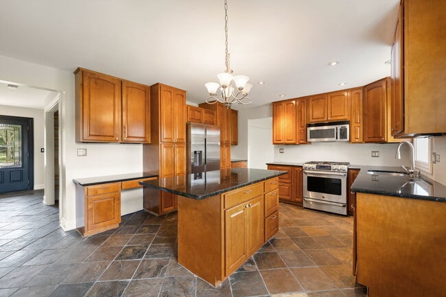 Building Photo - 1526 Carrol Ct