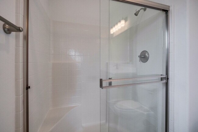 Building Photo - San Diego La Mesa Brand New 3 bed /2 bath ...