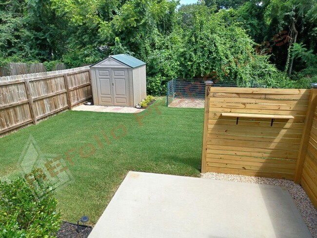 Building Photo - Great news! Application fee will be credited toward your first month’s rent upon lease is execute...