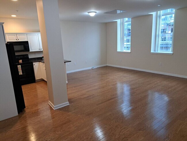 Building Photo - 200 State St