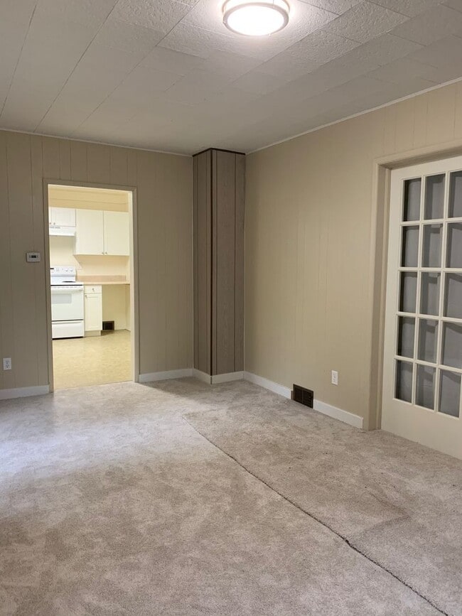 Building Photo - 2 bedroom 1 bath house located in Mullan, ...