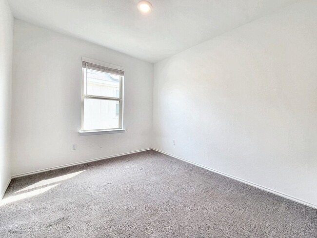 Building Photo - 517 Sour Cherry Ln