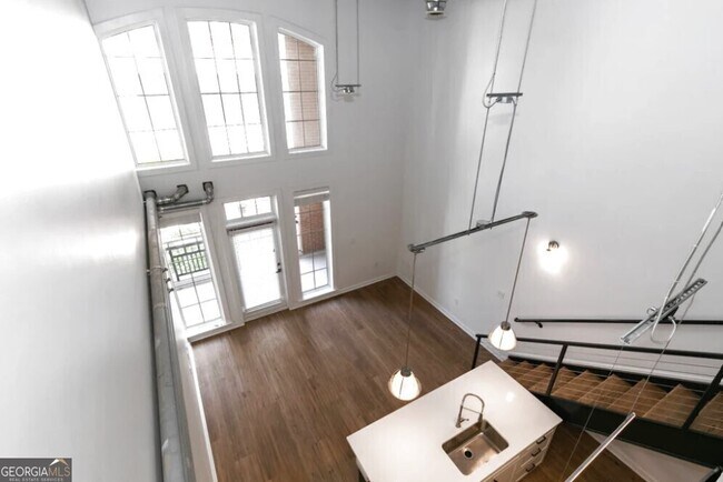 Building Photo - 230 18th St NW