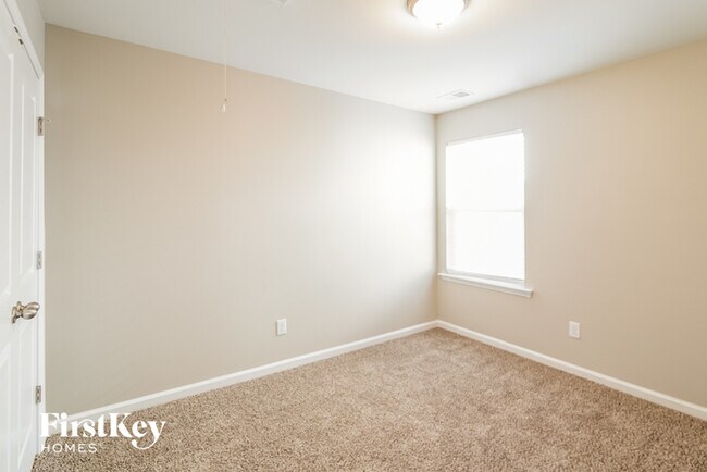 Building Photo - 105 Sugeree Dr