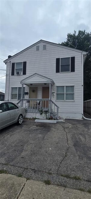 Building Photo - 104 Sisson St