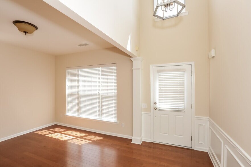 Building Photo - 10910 Claude Freeman Dr