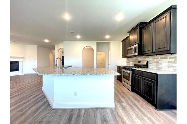 Building Photo - 2818 Diamondback Dr