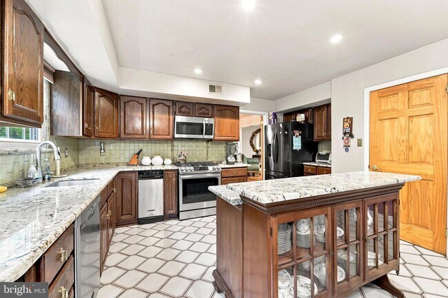 Building Photo - 315 Pheasant Hill Dr