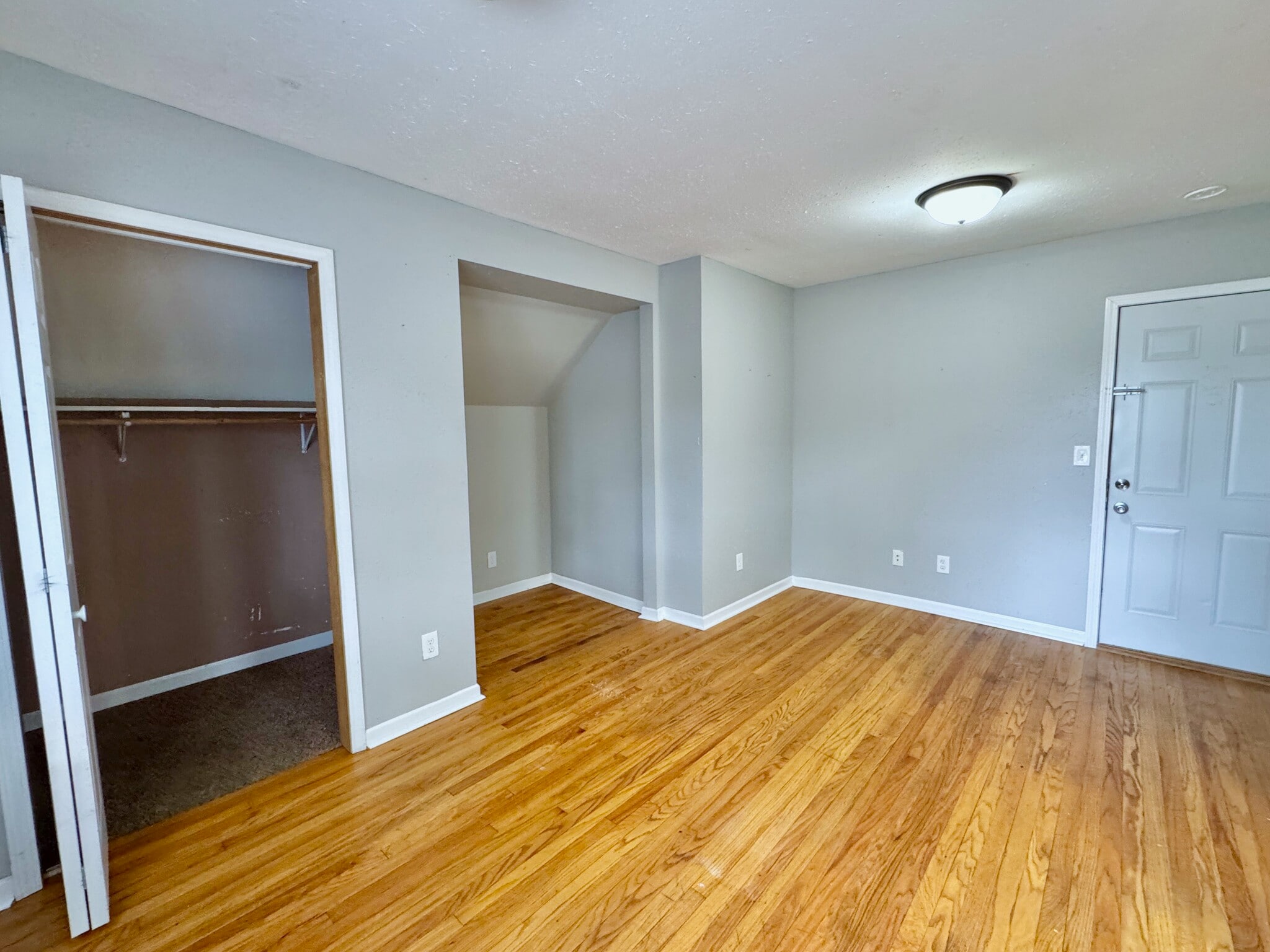 Building Photo - 727 3rd St N