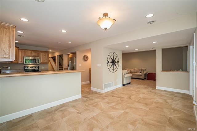 Building Photo - 817 Gray Friar Dr