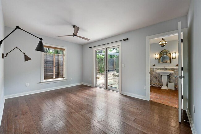 Building Photo - 1606 Kenwood Ave