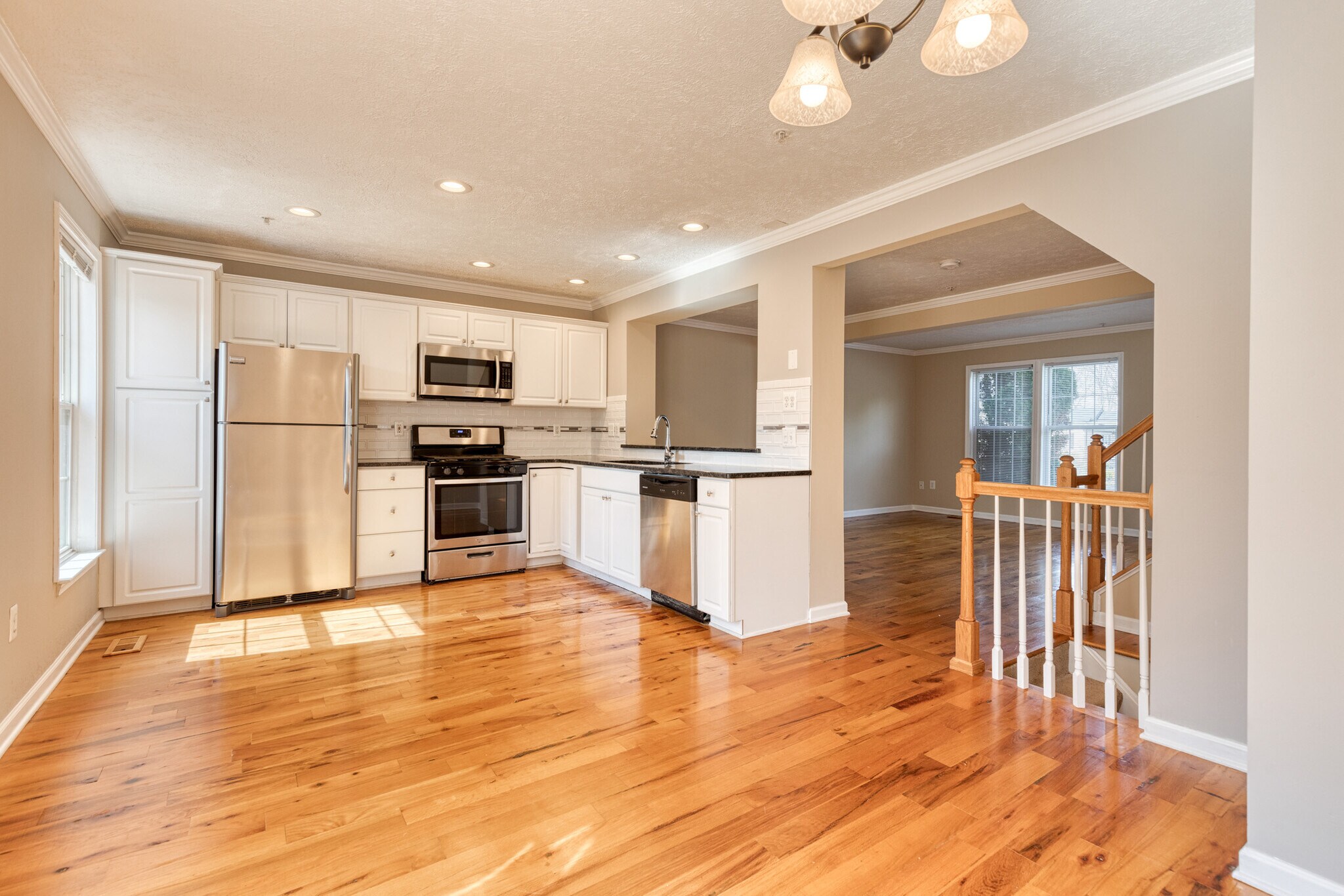 Building Photo - 490 Crestridge Way