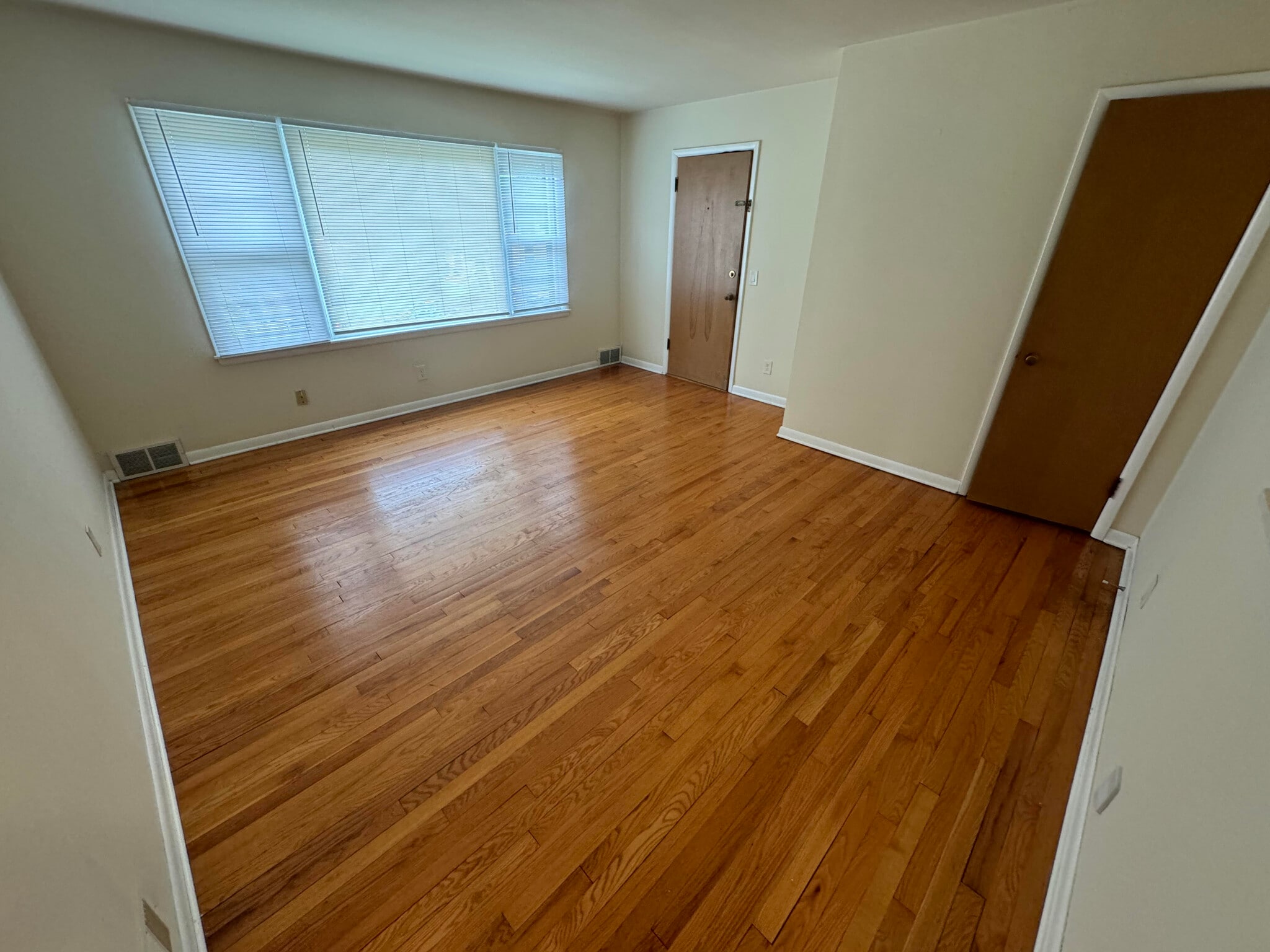 Building Photo - 401 Palomino Ln