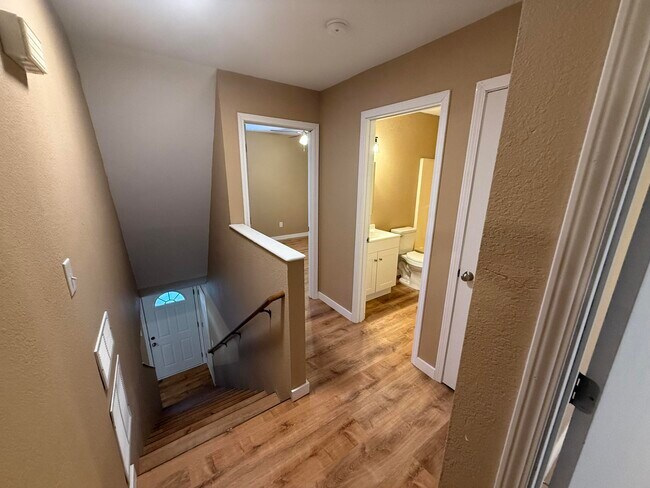 Building Photo - 1707 Hanover Blvd