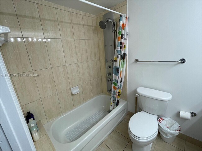 Building Photo - 1750 N Bayshore Dr