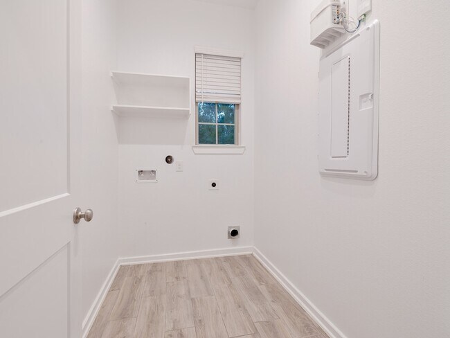 Building Photo - 7918 Pershing Ave