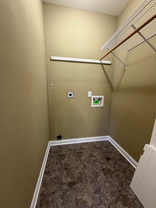 Building Photo - 382 Preston Ave