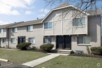 Building Photo - Townhomes at Fairways