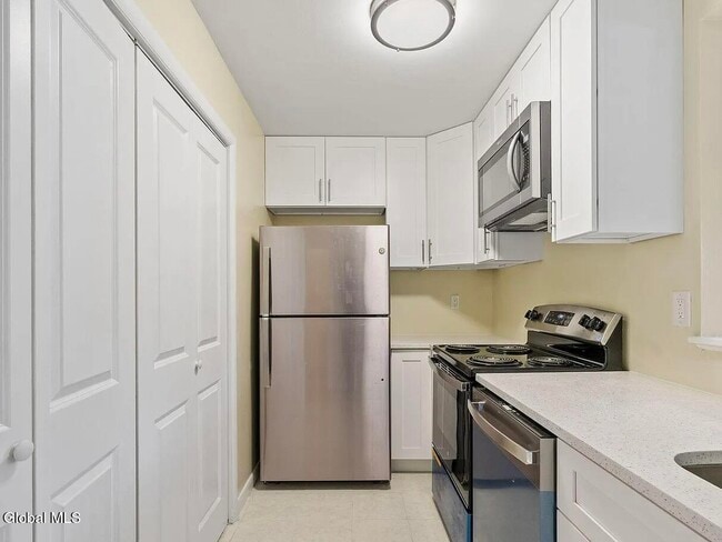 Building Photo - 19 Harvest Way