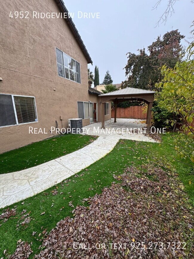 Building Photo - 4952 Ridgeview Dr