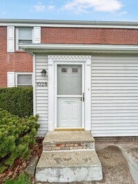 Building Photo - 1028 Fleming St
