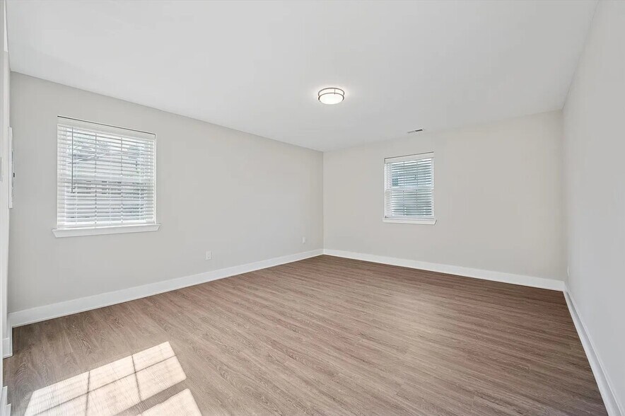Building Photo - 22 Haws Ln