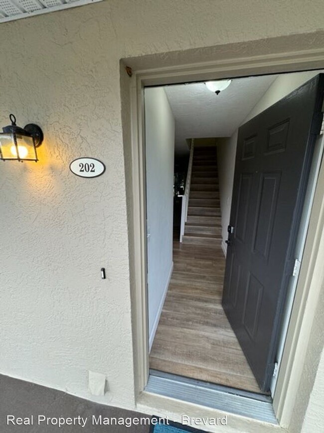 Building Photo - 2 br, 2 bath House - 1010 Pine Tree Drive,...