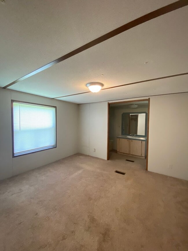 Building Photo - 80 Deupree Ln