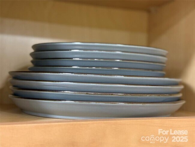 Building Photo - 5 Elmore St