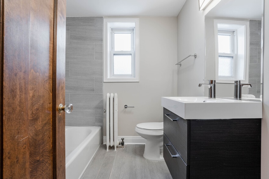 Building Photo - 5306 N Ashland Ave