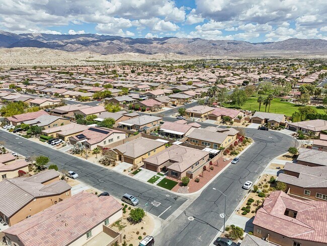 Building Photo - 42912 Gazapo Ct
