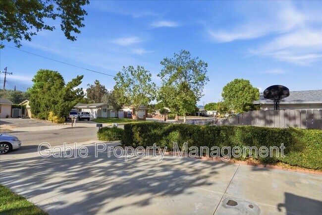 Building Photo - 22080 Alamogordo Rd