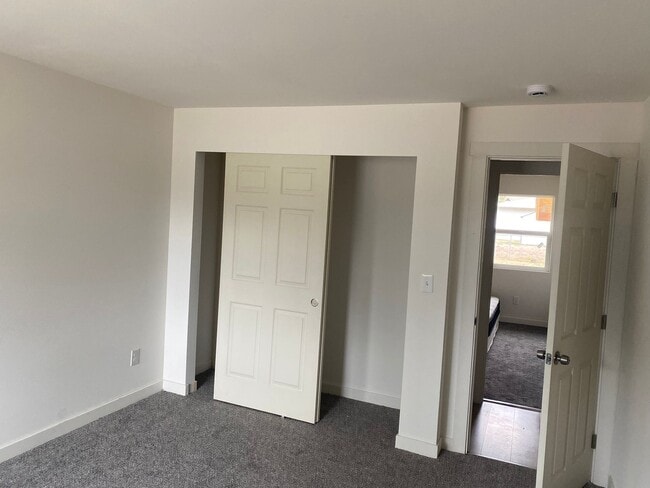 Building Photo - 126 K St NE