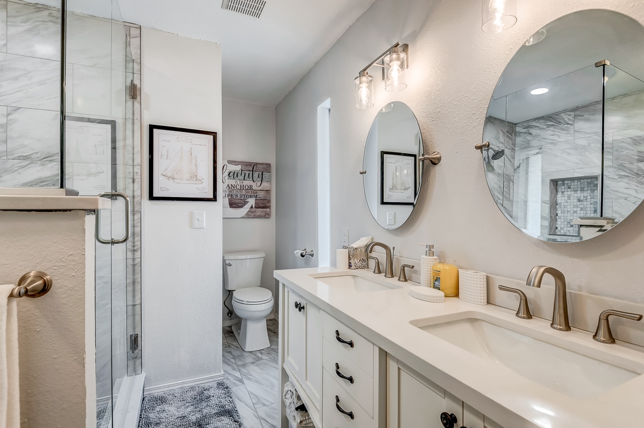 Building Photo - 705 N Dryden Cir