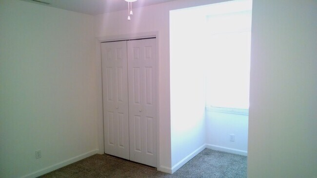 Building Photo - 705 Garland Dr