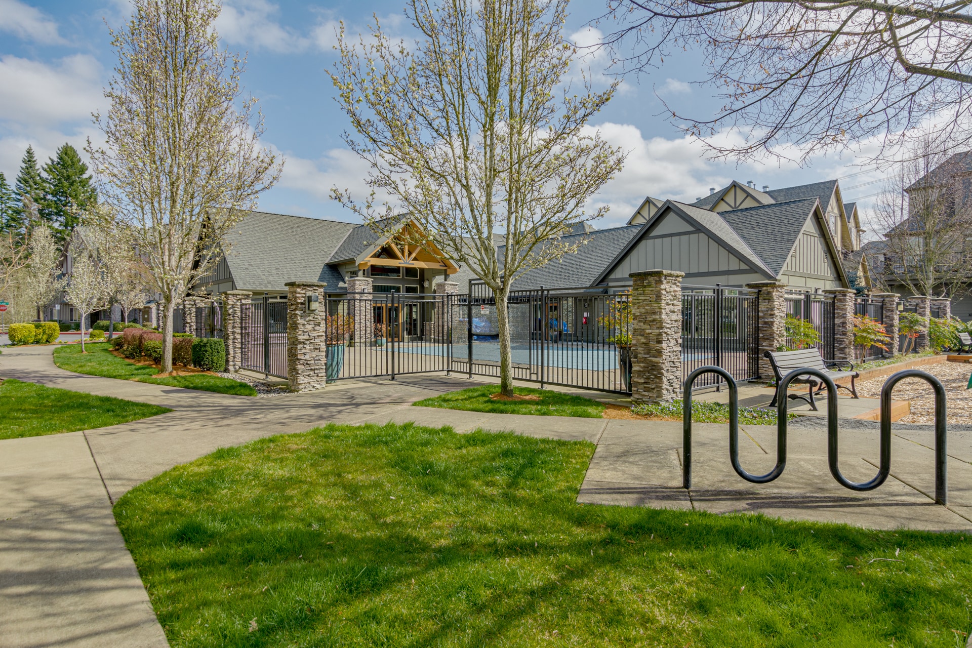 Building Photo - 8077 NE Miriam Way